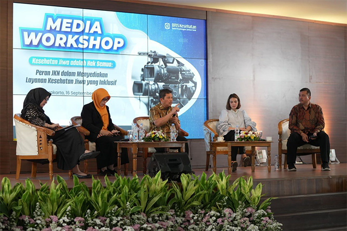 Direktur Utama BPJS Kesehatan, Ghufron Mukti dan sejumlah pembicara pada kegiatan Media Workshop bertema Layanan Kesehatan Jiwa Hak Seluruh Peserta di Surakarta, Selasa (16/9/2025). 