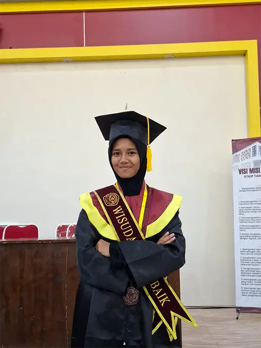 Nofitasari, calon wisudawan terbaik Prodi Sejarah STKIP Taman Siswa Bima.