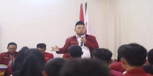 Ketua STKIP Tamsis Bima, Dr Ibnu Khaldun Menyampaikan Sambutan saat Prosesi Yudisium, Jumat (11/3/2022) lalu.