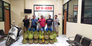 Terduga Pelaku Pencurian dan Barang Bukti Tabung LPG yang Diamankan Polisi. Foto Ist.