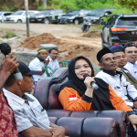 Bupati Bima, Hj Indah Dhamayanti Putri Mendengarkan Aspirasi Warga di Kecamatan Lambu, Kabupaten Bima, Rabu (25/1/2023). Foto Ist.