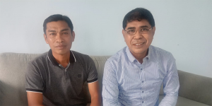 Bagian Administrasi Keuangan KSOP Bima, Herman (Kiri). Foto MR/ Berita11.com.