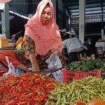 Pedagang bahan pokok di Pasar Tradisional Amahami Kota Bima. Foto Berita11.com.