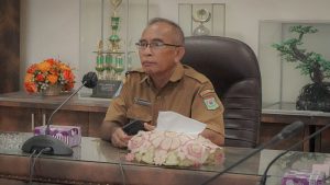Staf Ahli Bidang Perekonomian dan Pembangunan Kota Bima Supawarman saat mengikuti Rakor pengendalian inflasi bersama Mendagri, Senin (27/2/2023).