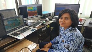 Forecaster Stamet Sultan Muhammad Salahuddin/ BMKG Bima, Laksita Widomurti. Foto US/ Berita11.com.