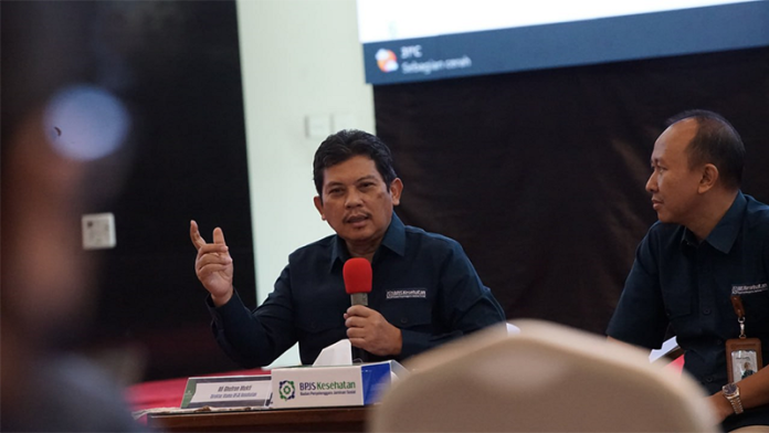 Direktur Utama BPJS Kesehatan, Ghufron Mukti menjelaskan layanan bagi peserta JKN selama libur lebaran 2023 dalam konferensi pers secara hybrid di Jakarta, Kamis (6/4/2023).