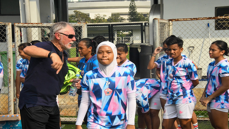 Football Australia dan Persatuan Sepak Bola Seluruh Indonesia (PSSI) menyelenggarakan serangkaian klinik sepak bola dan pelatihan di Jakarta, Bandung, dan Surabaya