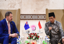 Minister Ed Husic dan Imam Besar Masjid Istiqlal, Profesor Dr KH Nasaruddin Umar. Credits Australia Embassy.