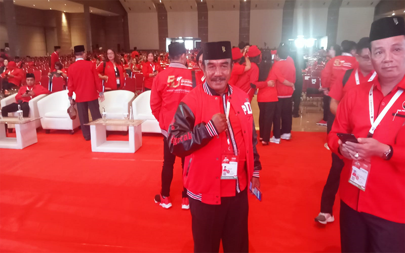 Nurdin Amin (Tengah). Foto Ist.