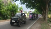 Ratusan pengemudi bajaj dan anggota keluarganya mengajak calon anggota DPD RI, Mirah Midadan Fahmi konvoi keliling Kota Bima setelah start dari Paruga Nae Kecamatan Woha Kabupaten Bima, Minggu (31/12/2023).