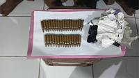 Barang bukti 33 peluru tajam yang dikoleksi sopir di Desa Maria Utara Kecamatan Wawo Kabupaten Bima yang berhasil diendus dan diamankan tim gabungan Intel Brimob dan Tim Puma 2 Polres Bima Kota, Selasa (23/1/2024) dini hari.