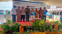 Dandim 1608/Bima Letkol Inf Andi Lulianto S.Kom bersama GM PLN NTB dan Pejabat Pemkab Bima saat peresmian interkoneksi Listrik di Bajo Pulo Kecamatan Sape Kabupaten Bima, Selasa (27/2/2024).