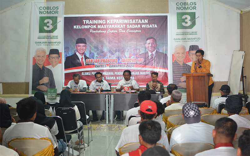 Pelatihan kepariwisataan bagi Kelompok Masyarakat Sadar Wisata Pendukung Ganjar Pranowo dan Mahfud MD yang digelar Aula Tambora Home Stay Kota Bima, Sabtu (10/2/2024).