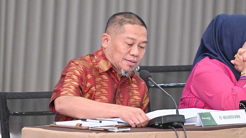 Pj Wali Kota Bima, H Mohammad Rum saat menghadiri Rapat Umum Pemegang Saham Tahunan PT Bank NTB Syariah di Mataram, Selasa (26/3/2024).