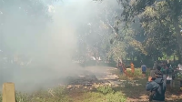 Puing-puing rumah korban di antara kepulan asap setelh dilahap si jago merah, Sabtu (13/4/2024) sore.