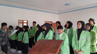 Suasana pelantikan pengurus DPM dan BEM STKIP Harapan Bima di aula kampus setepat, Kamis (11/7/2024) lalu.