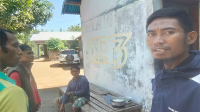 Panwascam Bolo untuk Pilkada serentak 2024 dan jajaran saat melaksanakan uji peti terhadap sampling data pemilih yang telah dilaporkan oleh Pantarlih di Desa Nggembe Kecamatan Bolo Kabupaten Bima telah melalui proses pencocokan dan penelitian data pemilih, Jumat (19/7/2024).