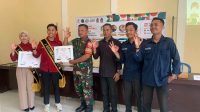 Foto bersama kelompok Kuliah Kerja Partisipatif (KKP) UIN Mataram dan stake holder terkait di sela sosialisasi bertajuk Memutus Rantai Stunting: Meningkatkan Pola Asuh dan Gizi di Daerah Pedesaan di Aula Desa Gegerung Kecamatan Lingsar, Kabupaten Lombok Barat, Kamis (25/7/ 2024).