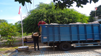 Proses distribusi bantuan benih padi di Kecamatan Bolo Kabupaten Bima, Nusa Tenggara Barat, yang bersumber dari Kementan Republik Indonesia, Selasa (9/7/2024). Foto US/ Berita11.com.