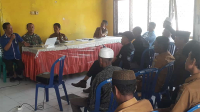 Suasana sosalisasi perangkat desa di aula kantor Desa Sanolo Kecamatan Bolo Kabupaten Bima, Senin (1/7/2024).