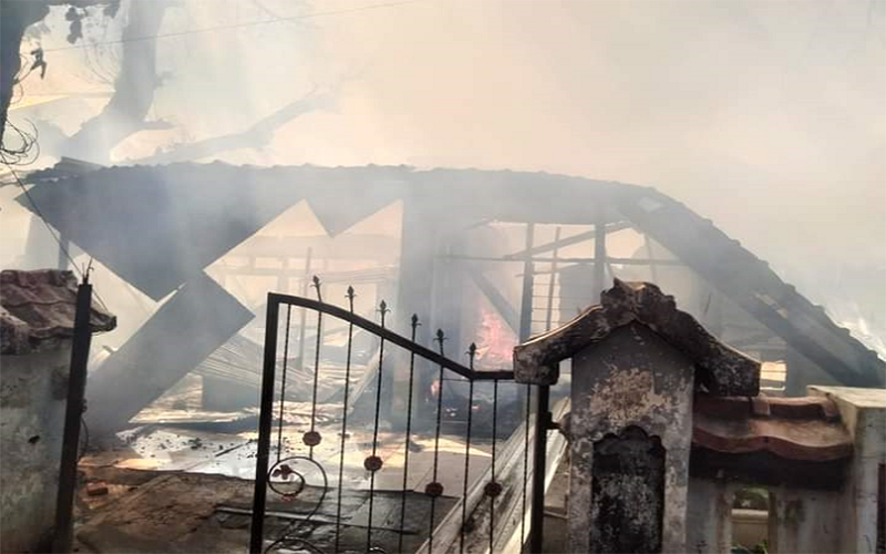 Kondisi rumah korban di RT 01/01 Kelurahan Rabangodu Utara, Kecamatan Raba Kota Bima, Nusa Tenggara Barat, ludes terbakar sekira pukul 1.235 Wita, Selasa (16/7/2024).