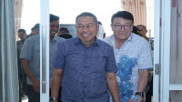 Pj Wali Kota Bima, H Mohammad Rum mendampingi calon investor dari Korea saat pertemuan di ruangan VIP Bandara Sultan Muhammad Salahuddin Bima, Kamis (12/1/2024).