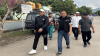 Pj Wali Kota Bima, H Mohammad Rum saat meninjau komplek Pasar Amahami Kota Bima, Minggu (4/2/2024).