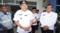 Pj Wali Kota Bima, H Mohammad Rum saat meninjau Mal Pelayanan Publik Kota Bima.