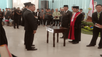 Suasana pelantikan dan pengambilan sumpah janji anggota DPRD Kota Bima terpilih peridoe 2024-2029 di Paruga Nae Convention Hall, Jl Soekarno-Hatta Kota Bima, Selasa (24/9/2024). Foto MR/ Berita11.com.