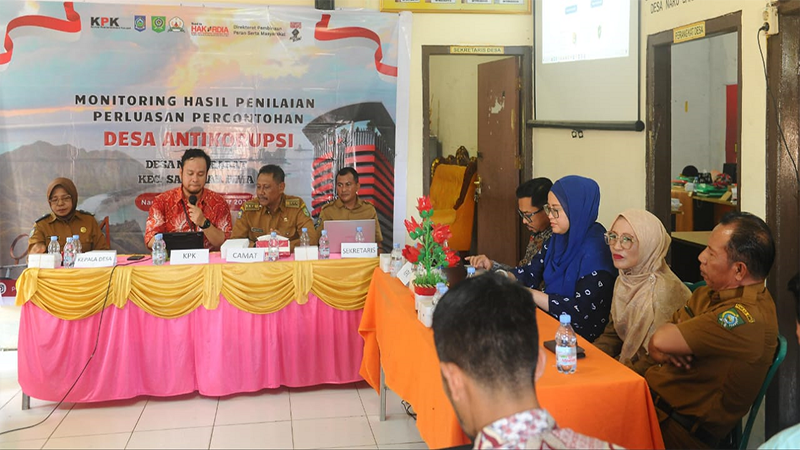 Monitoring sekaligus pembinaan Desa Anti Korupsi di Desa Naru Barat Kecamatan Sape Kabupaten Bima oleh Komisi Pemberantasan Korupsi.
