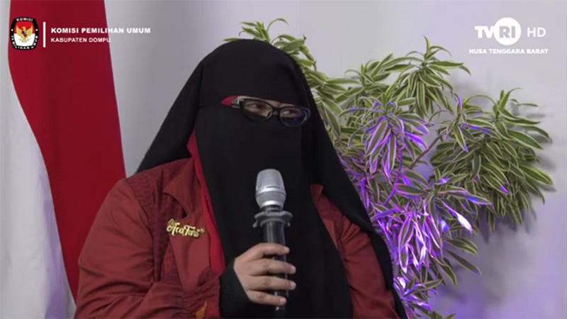 Ketua Bawaslu Kabupaten Dompu, Swastari semasa hidup. SC Berita1.com.