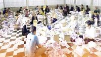 Kegiatan sortir surat suara di Gudang Logistik KPU Kabupaten Bima belum lama ini.