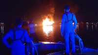 Satuan Polairud Polres Lombok Timur saat mendatangi tempat kejadian perkara dan berupaya mengevakuasi korban di Teluk Kayangan, Sabtu (15/2/2025) lalu.