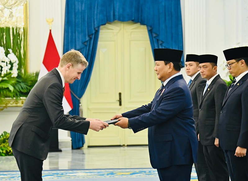 Duta Besar Rod Brazier telah menyerahkan surat kepercayaan kepada Presiden Prabowo di Istana Merdeka Jakarta kemarin (6/5/2025).