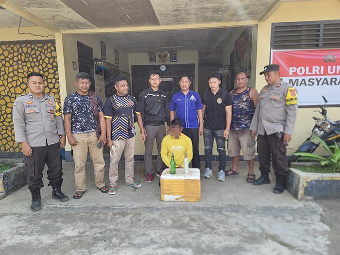 Terduga pemilik handak yang berhasil ditangkap Polsek Sanggar dan personil Satuan Polairud Porles Bima saat hendak beraksi.