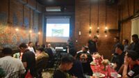 Suasana ramah tamah dan makan malam bersama Riders Ducati Indonesia bersama Wakil Wali Kota Bima, Feri Sofiyan dan anggota DPRD di Illo Cake Patiserie & Bistro, Kamis (1/Mei/2025) malam.