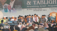 TGB dan UAS mengisi Haul Majemuk dan Tabligh Akbar "Menyambung Berkah, Menguatkan Ukhuwah" di Ponpes Darul Hikmah NWDI Tanak Beak, Narmada, Lombok Barat, Sabtu (24/5/2025).