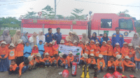 Siswa TKIT Anak Sholeh Bima, saat berkunjung ke Dinas Damkarmat Kabupaten Bima, Rabu (7/5/2025).