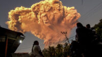 Erupsi Gunung Lewotobi NTT.
