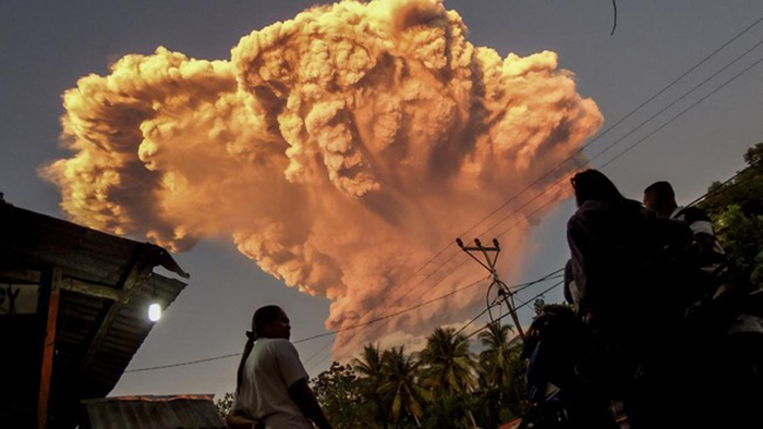 Erupsi Gunung Lewotobi NTT.