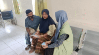 Kartika Ratna Dewi (50 tahun), warga Kelurahan Sadia Kota Bima, NTB merasakan manfaat Program Jaminan Kesehatan Nasional (JKN) yang dikelola oleh BPJS Kesehatan. Ia berharap program JKN terus berlanjut.