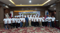 Foto bersama Ketua PWI NTB 2025–2030 dan pengurus usai pengukuhan di Mataram, Minggu (3/8/2025).