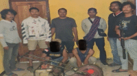 Dua terduga pelaku curat di Dusun Lapangan, Desa Bara, Kecamatan Woja, Kabupaten Dompu, Senin, 21 Juli 2025. Keduanya berhasil diringkus tim Unit Reskrim Polsek Woja, Selasa (5/8/2025).