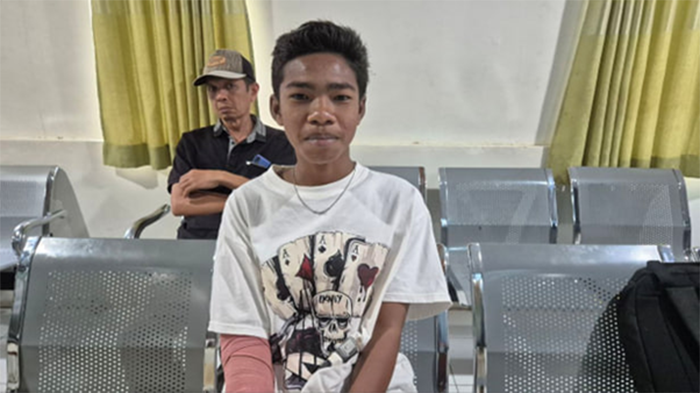 Muhammad Faisal (15 tahun), seorang pelajar asal Kecamatan Monta, Kabupaten Bima, salah satu peserta JKN yang merasakan manfaat JKN yang diselenggarakan BPJS Kesehatan, salah satunya saat menjalani operasi tulang.