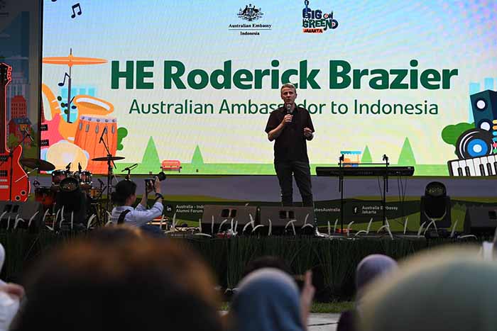 Duta Besar Australia untuk Indonesia, Roderick Brazier menyampaikan sambutan saat festival Gig on the Green pada 27 September di Jakarta.