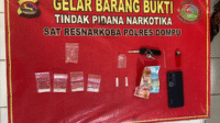 Sejumlah barang bukti yang berhasil diamankan Satuan Reseerse Narkoba Polres Dompu. Sejumlah barang bukti yang berhasil diamankan Satuan Reseerse Narkoba Polres Dompu.
