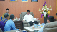 Penjabat  Wali Kota Bima,  H Mukhtar didampingi Pj Sekretaris Daerah Kota Bima, H Supratman, saat menerima silaturahmi Direksi PT Bank NTB Syariah. Penjabat Wali Kota Bima, H Mukhtar didampingi Pj Sekretaris Daerah Kota Bima, H Supratman, saat menerima silaturahmi Direksi PT Bank NTB Syariah.