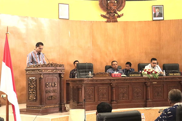Penjabat Sekretaris Daerah Kota Bima, H. Supratman, menghadiri Rapat Paripurna DPRD Kota Bima.