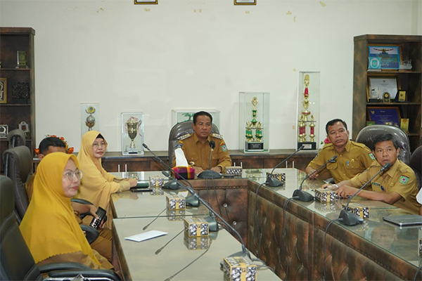 Suasana saat vicon pengendalian inflasi yang diikuti Pj Wali Kota Bima. Suasana saat vicon pengendalian inflasi yang diikuti Pj Wali Kota Bima.