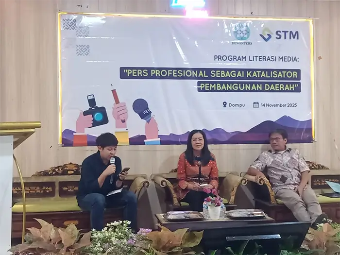 Suasana Kegiatan Program Literasi Media di Kafe Laberka, Dompu, Jumat (14/11/2025).